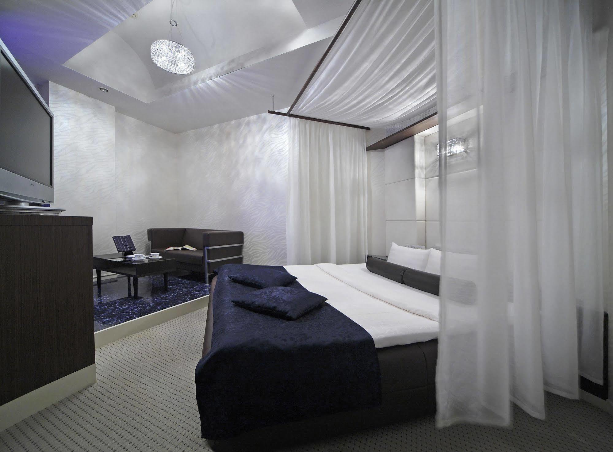 Love hotel Design W Zip Club (adults Only) *