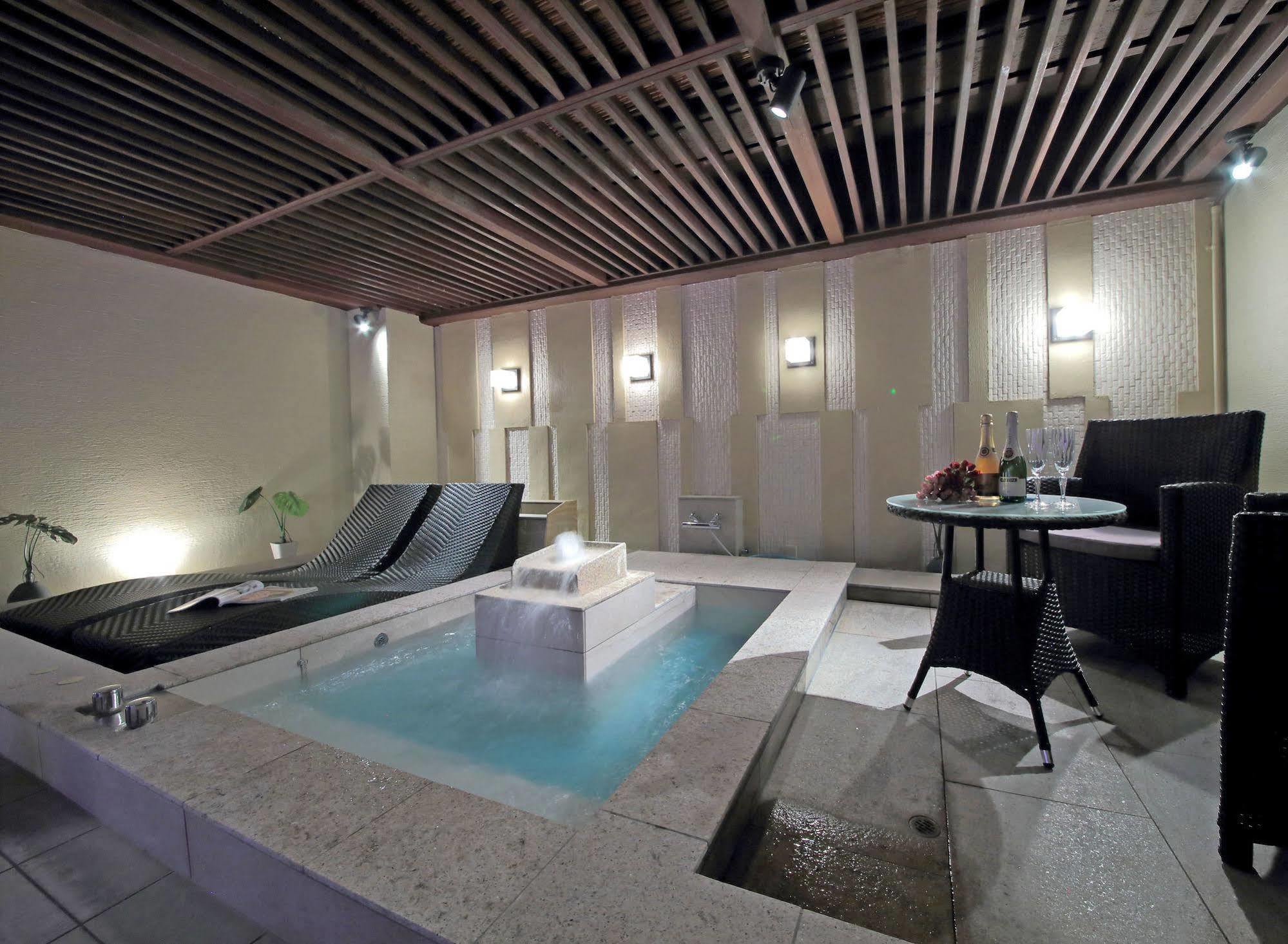 Design W Zip Club (adults Only) Love hotel
