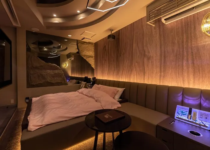 Design Hotel W Zip Club (Adults Only)